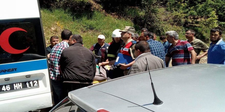 Cenaze dönüşü kaza: 3 ölü 1 yaralı