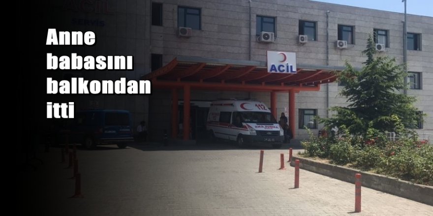 Şizofren genç annesini ve babasını balkondan attı