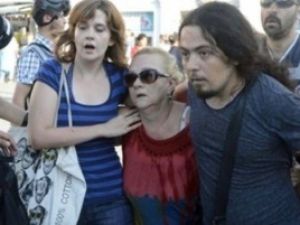 Polisten Mücella Yapıcı’ya: 'Allah'a hizmet etmen gerekiyor'