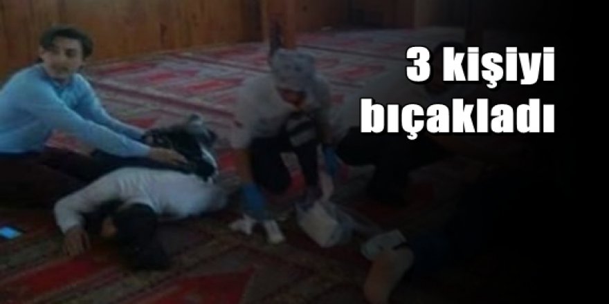 Pendik'te camide olay: 3 kişiyi bıçakladı