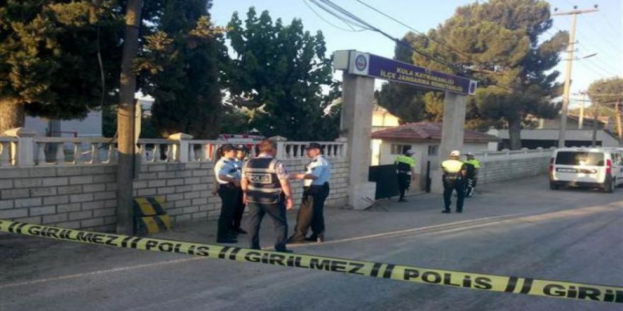 Manisa'da karakolda dehşet : 4 asker öldü 3 asker yaralı