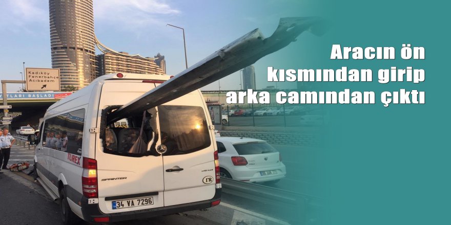 Bariyerler minibüse ok gibi saplandı