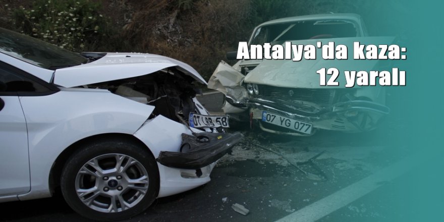 Otomobiller kafa kafaya çarpıştı: 12 yaralı