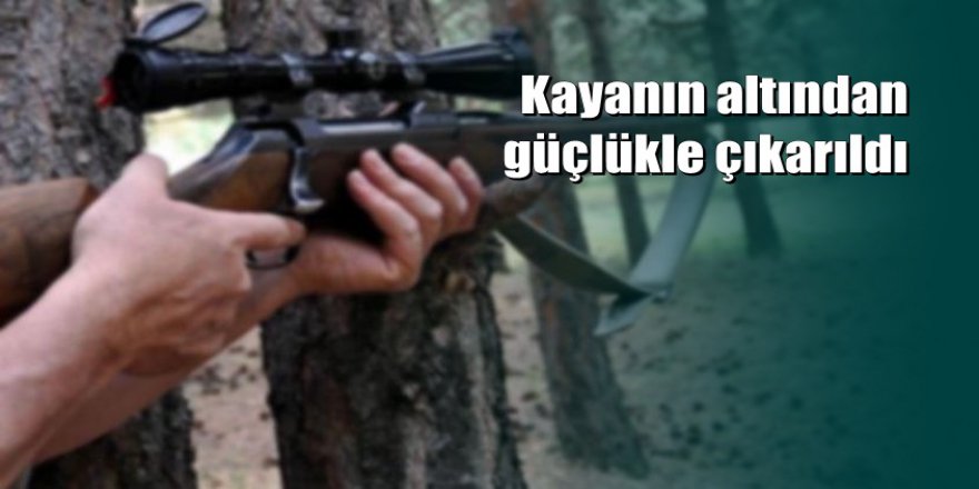 Avlanırken üzerine düşen kayanın altında can verdi