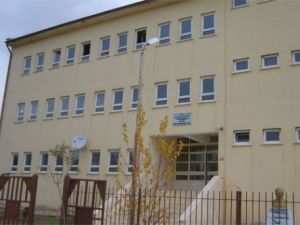 Alevi Evi Taşlanan Yerde Liselilere Türban Dağıtımı