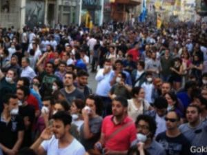 On binler Taksim'i kuşattı