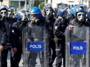 Flaş! Polis Gezi Parkı'nı Kuşattı