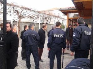 İmam Siyaset Yaptı Cami Karıştı