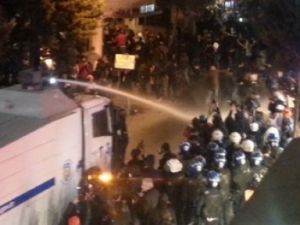 'İnternetime dokunma' eylemine polis saldırısı!