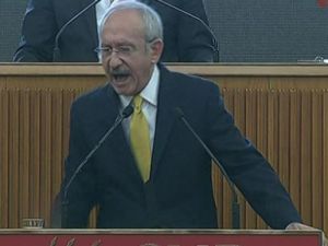 KILIÇDAROĞLU YUMRUĞUNU KÜRSÜYE VURDU