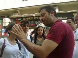 Gezi Parkında Oturan Gençlere Polis Müdahalesi