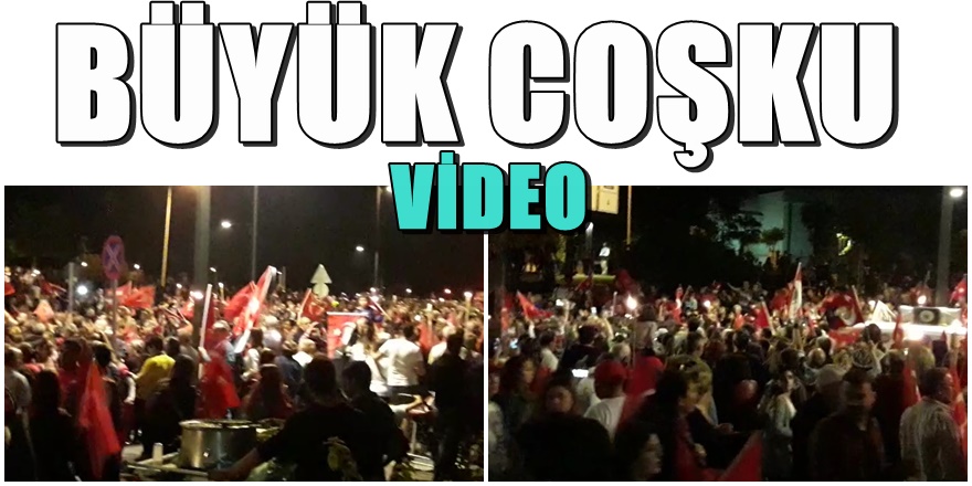 Antalya'da Onbinler Cumhuriyet Fener alayına akın etti