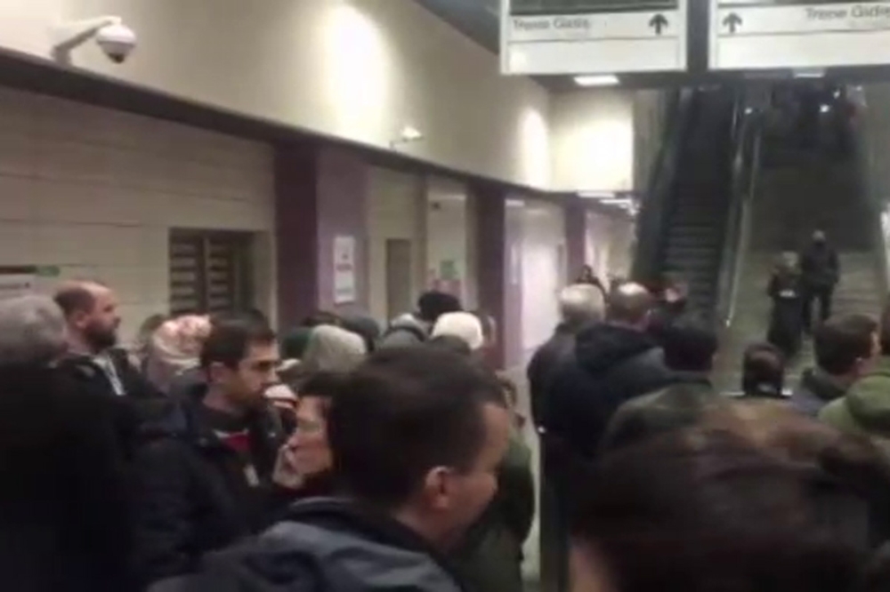 Marmaray’da seferler durdu