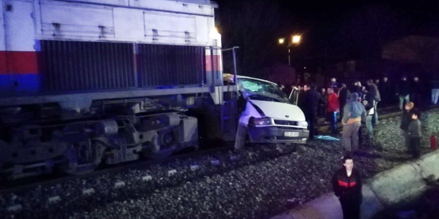 Denizli'de feci tren kazası ; 1 polis 4 yaralı