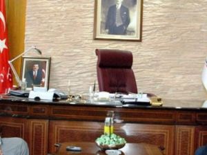 O MÜDÜR'DE GİTTİ