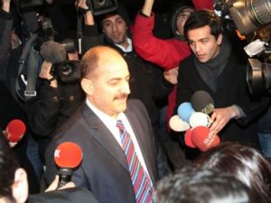 POLİSLER ELLERİNİ KALDIRSIN