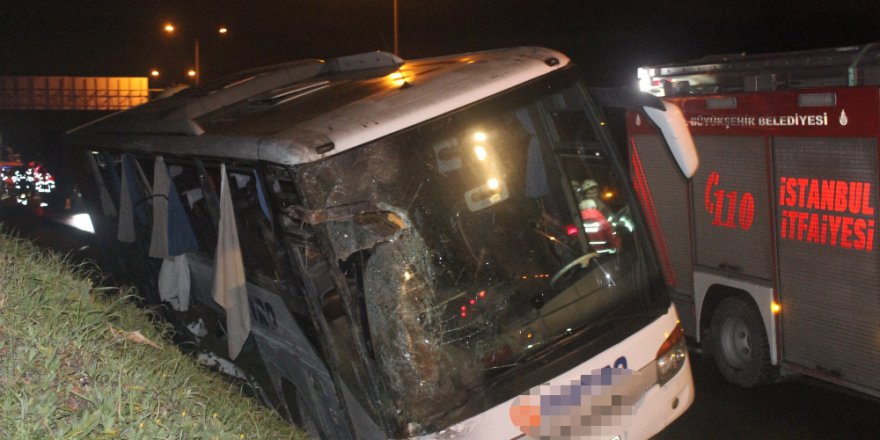 Yolcu otobüsü devrildi: 2 ölü, 21 yaralı