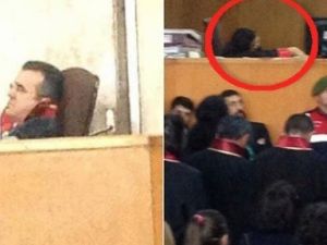 Rahatsız Etmeyin, Adalet Uyuyor...