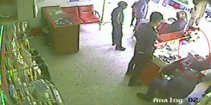 Cep Telefonu Bataryası Patlayıp Alev Aldı