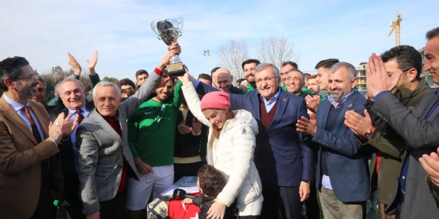 Pelin Karahan Kupayı Eşiyle Birlikte Kaldırdı