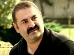 Şafak Sezer dayak yedi!