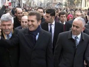 SARIGÜL'DEN KUTU HAMLESİ