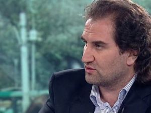 SARIGÜL ADAYLIKTAN ÇEKİLEBİLİR